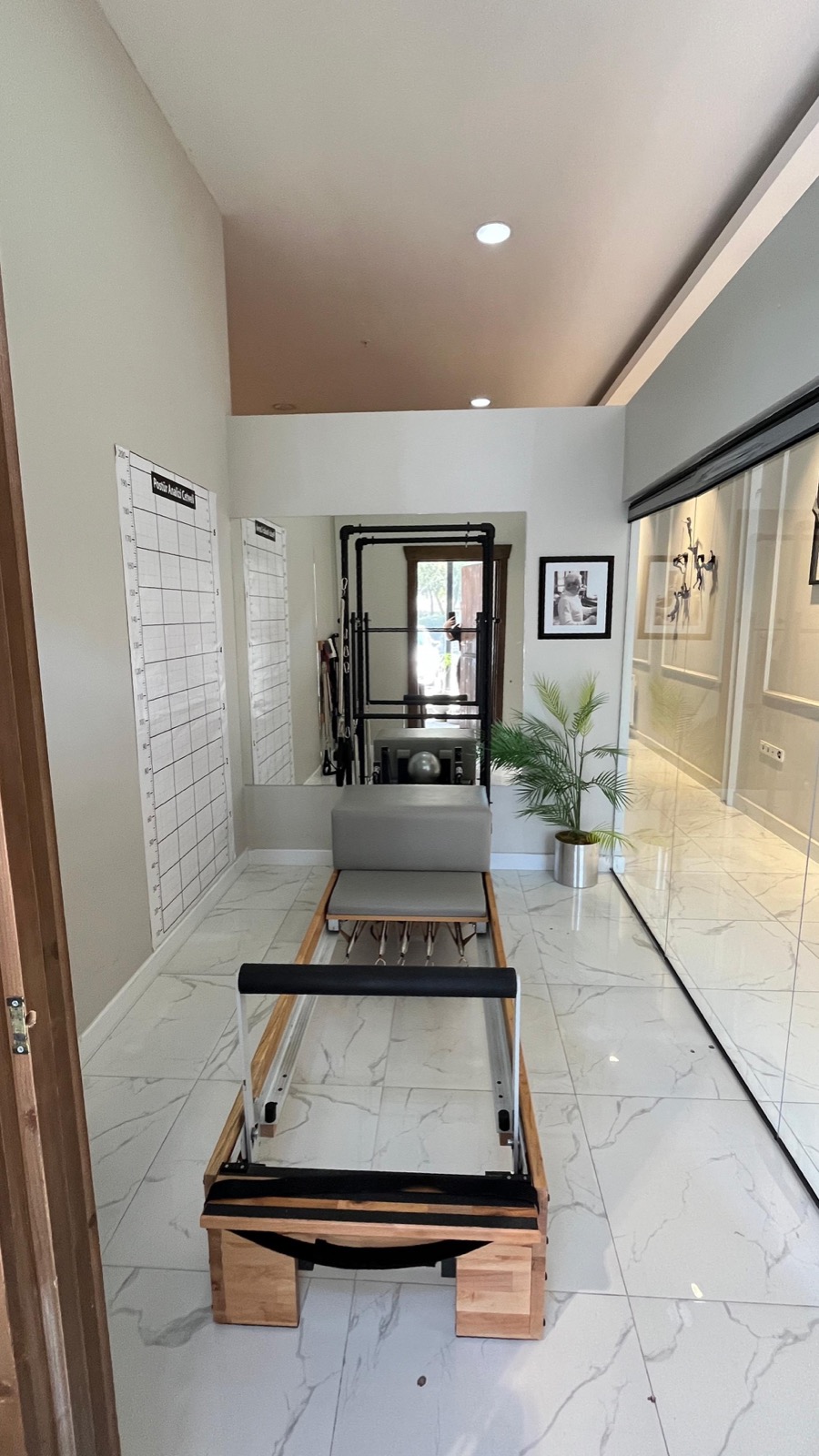 Pilates ekipman ve roller rafı